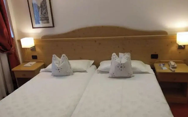 Nivis Hotel