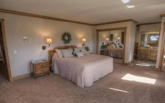 Emerald Lodge by Lake Tahoe Accommodations