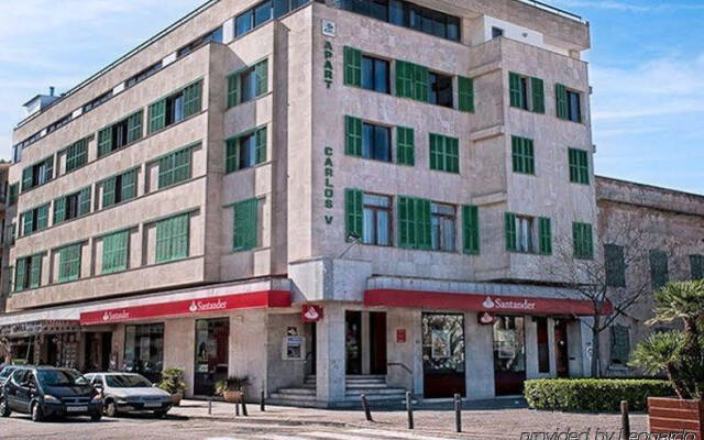 Отель Apartamentos Carlos V вид на фасад