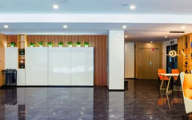 Urban Convenience Hotel (Li County Bipenggou Scenic Area Li Xiaolu Branch)