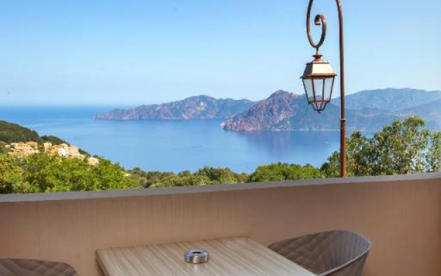 Le Scandola Hotel
