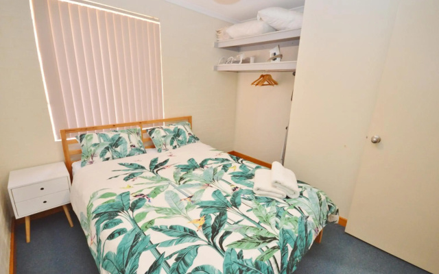 Palm Garden Apartment - Kalbarri WA