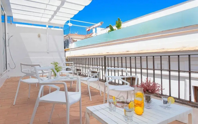 House With Terrace Near Cathedral. Mateos Gago VI