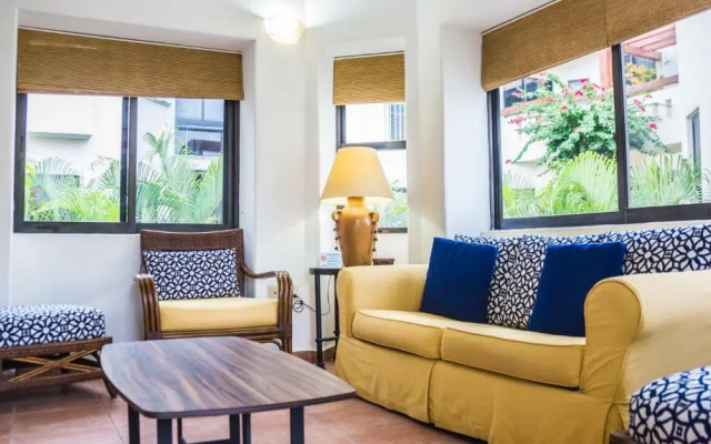 Royal Palms 6