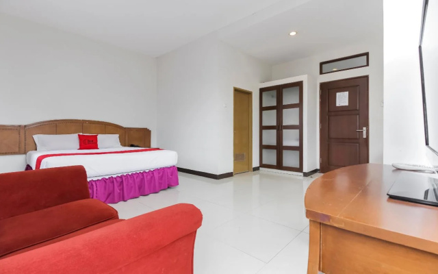 Hotel Emia by RedDoorz