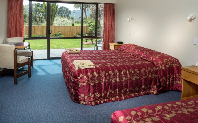 Karamea Hotel