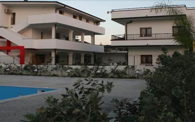 Отель Beverly Village Италия, Пальми - отзывы, цены и фото номеров - забронировать отель Beverly Village онлайн вид на фасад