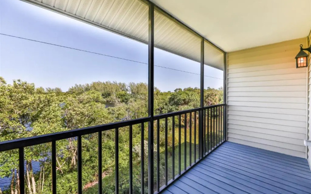 Lake Palms 7
