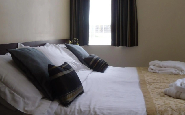 Waverley Hotel