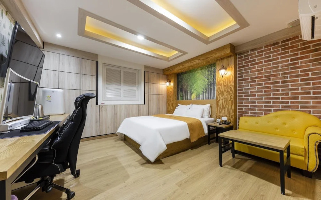 Cheonan (Ssangyong-dong) Hotel Heart