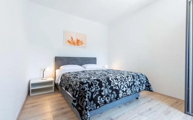 Apartments Lucija - One Bedroom Apartment With Terrace