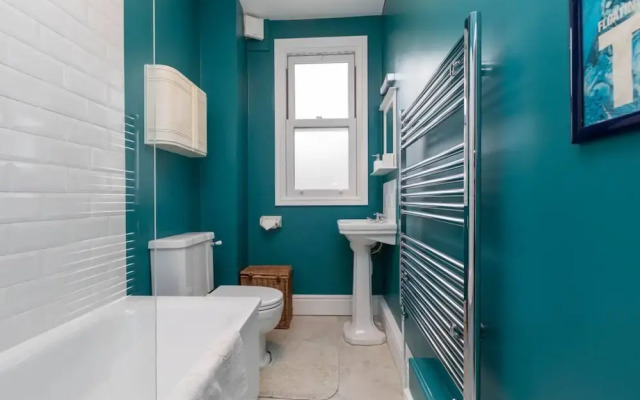 Homely 1 Bedroom Apartment in Fulham!