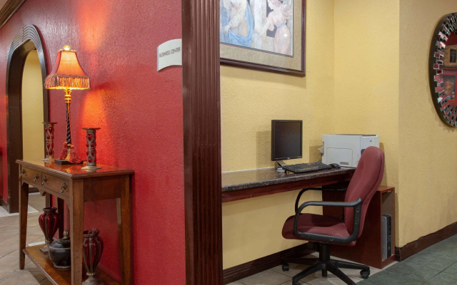 Ramada by Wyndham Davenport Orlando South