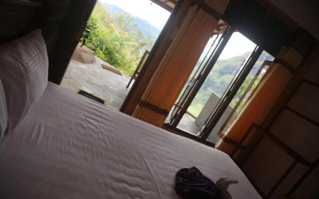 Mountain Range Cottage