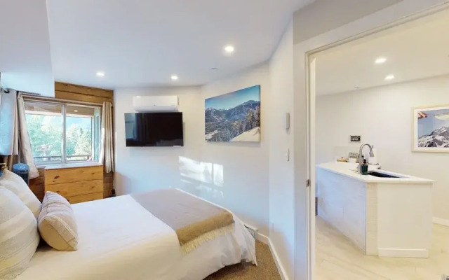 Marketplace Lodge - Whistler Premier
