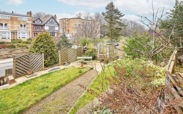 Host Stay The Garden Flat
