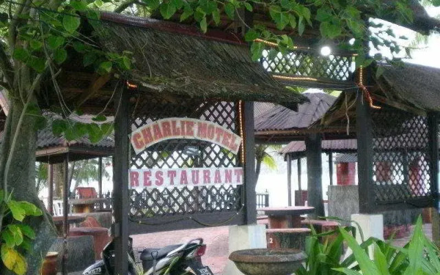 Charlie Motel & Restaurant