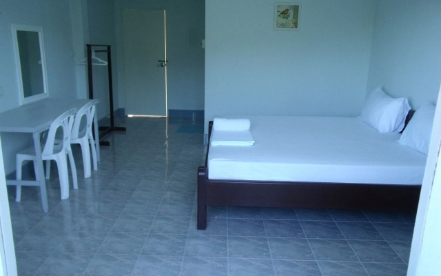 Albatross Guesthouse Thungwualaen Beach