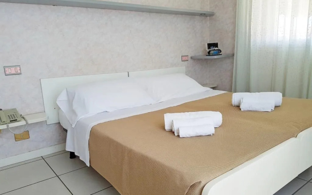 Hotel Carillon