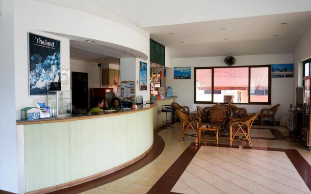 Plernpetch Hotel