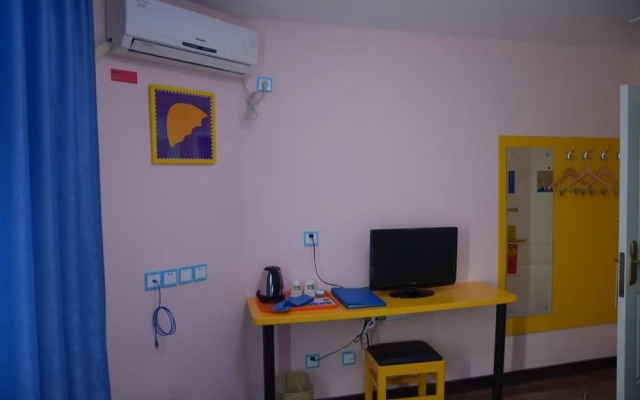 Feng Guang Holiday Hotel (Long-distance bus station)