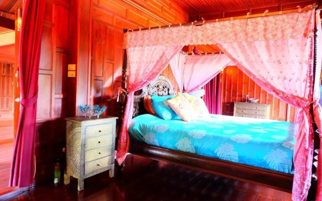Tree Home Plus Home Stay