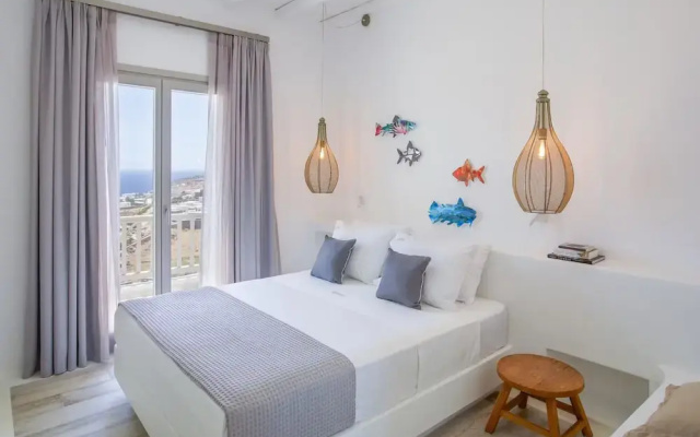 Nice Villa at Kalafatis Beach