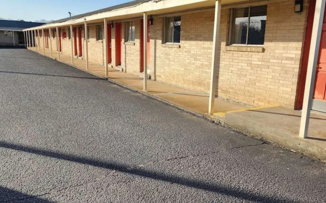 Travelers Motel