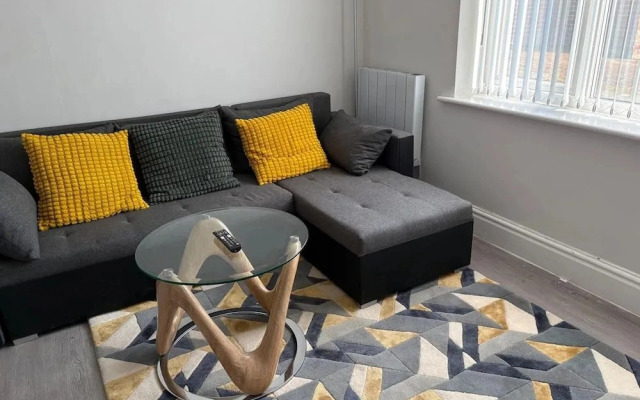 Near Etihad/coop Live - Parking - Wifi - Sleeps 4