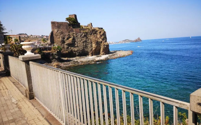 Il Castello di Aci 2