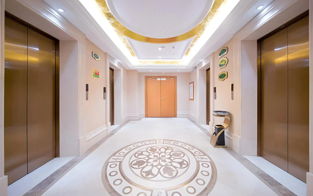 Vienna International Hotel (Wuhan East Railway Station Huanglongshan Metro Station)