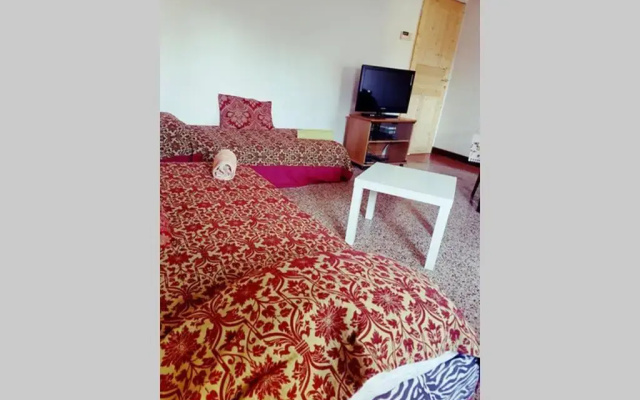 Large Top 3 Rooms Flat Central Rialto