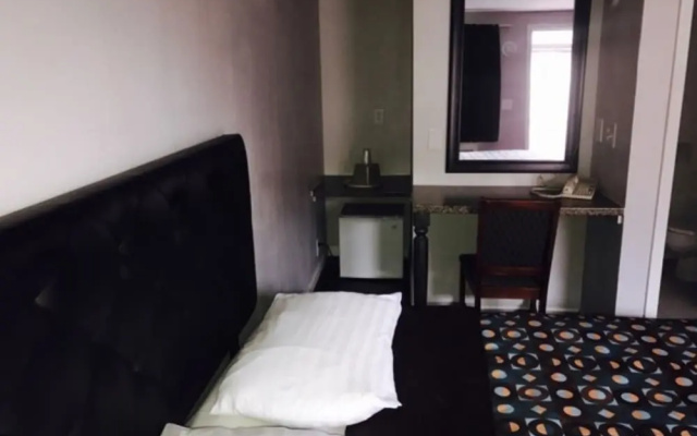 Kings Row Inn