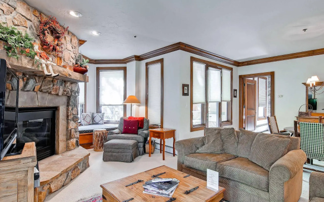 McCoy Peak Lodge by East West Hospitality
