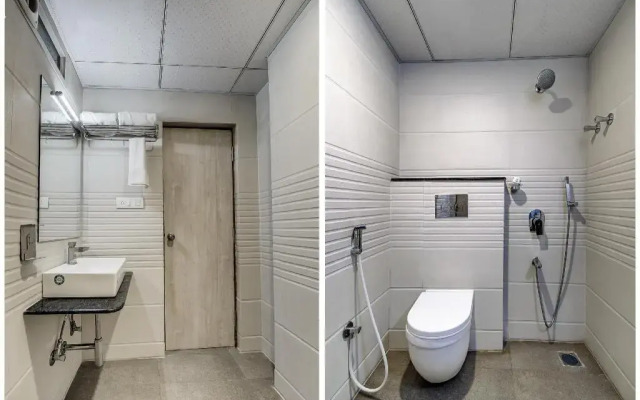 Kanaka Grand Hotel & Spa by OYO Rooms