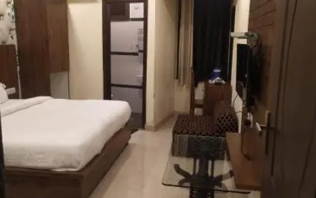 Hotel 50-50