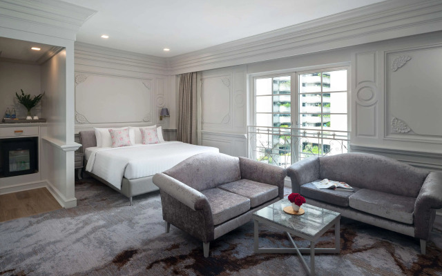 Kingston Suites