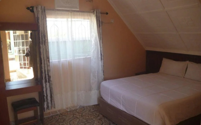 Sunset Junction Lodges & Tours
