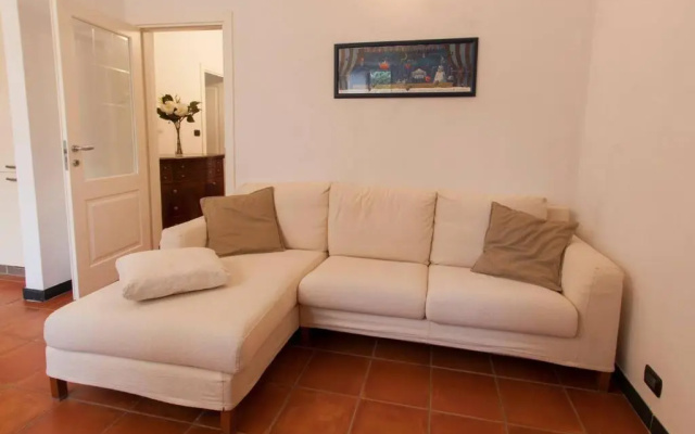 ALTIDO Warm Flat for 4, Located in Quiet Area
