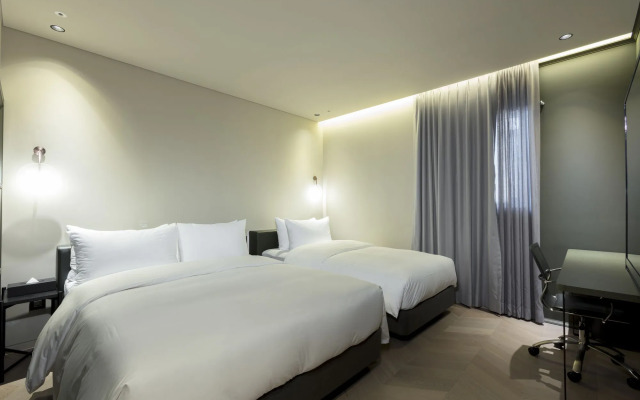 Le Mong Hotel
