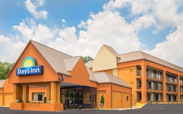 Отель Days Inn by Wyndham Knoxville East вид на фасад