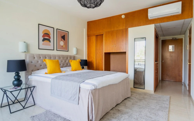 Modern Studio with balcony