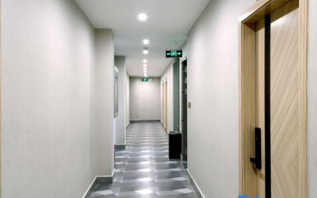 Yijia Hotel