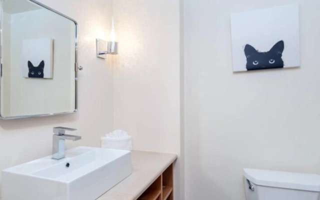Ice House 305 by Exceptional Stays