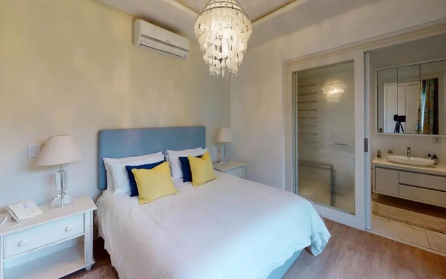 Stamford on Sea by Top Destinations Rentals