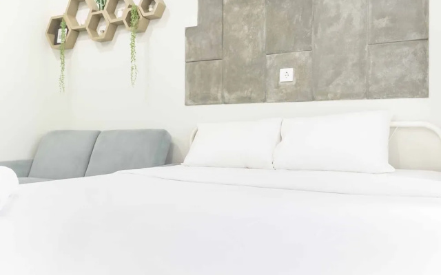 Comfortable Studio at Springlake Summarecon Apartment near Mall