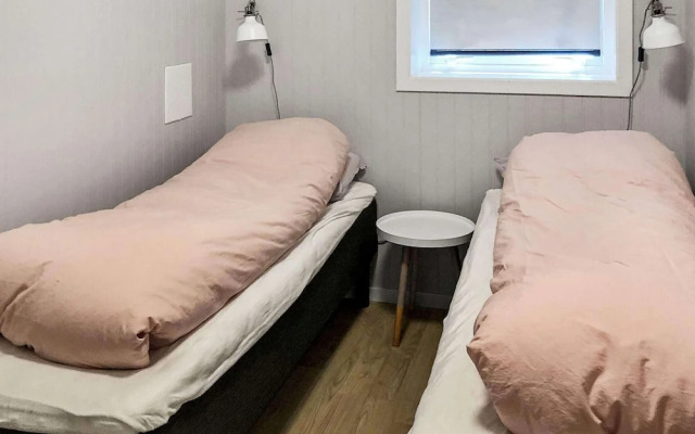 10 Person Holiday Home in Brattvag