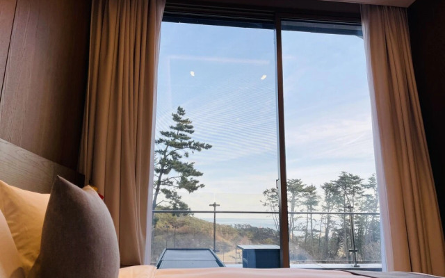 Haeundae Beach Restmons