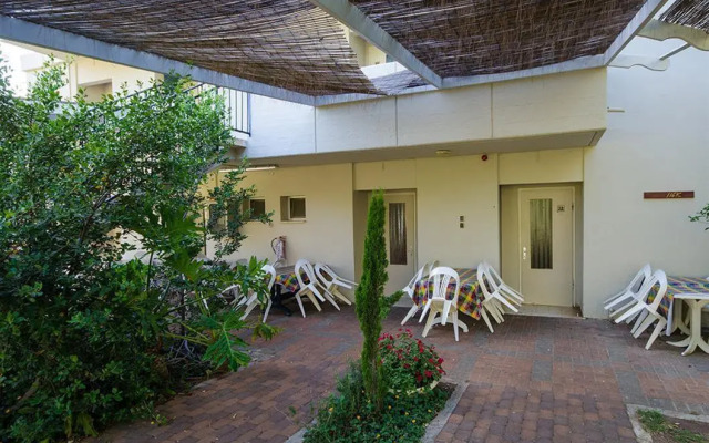 Eilon TravelHotel