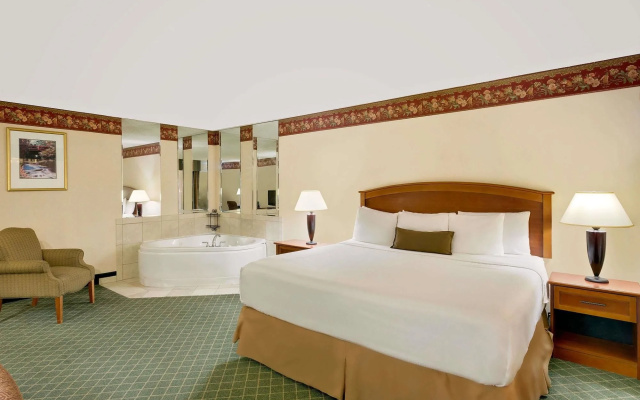 Ramada Hotel & Conference Center by Wyndham Mitchell
